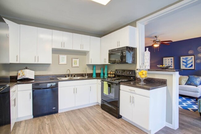 5101 Martin Luther King Blvd in Houston, TX - Building Photo - Building Photo