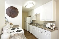 Interior Photo - La Jolla International Gardens Apartamentos in San Diego, California