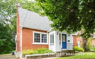 306 MacDonald Ave in Belleville, ON - Building Photo