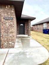 1864 Post Oak Rd in El Reno, OK - Foto de edificio - Building Photo