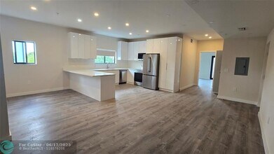 3721 SW 12th Pl in Fort Lauderdale, FL - Building Photo - Building Photo