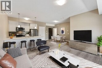 1840 Cabana Road E in Windsor, ON - Building Photo - Building Photo