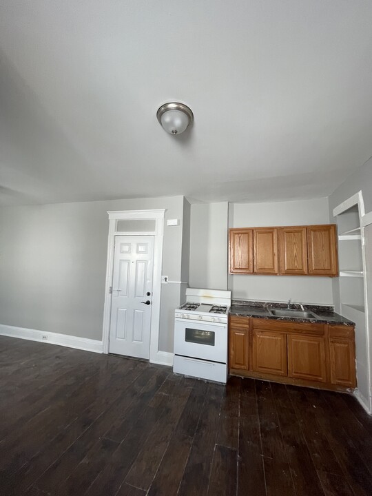 10 E Passaic Ave in Bloomfield, NJ - Building Photo