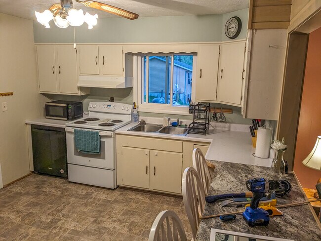 property at 2233 Center St