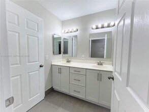 14136 SW 149th Pl in Miami, FL - Building Photo - Building Photo