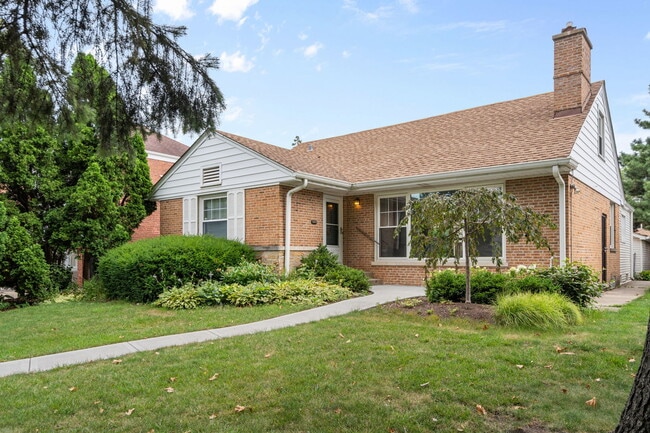property at 4914 Lunt Ave