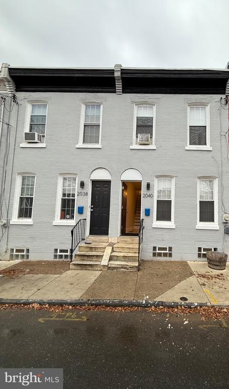 property at 2040 N Darien St