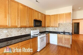 2136 W Chicago Ave, Unit 3R in Chicago, IL - Building Photo - Building Photo