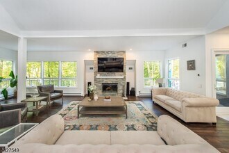 4 Springwood Terrace in Kinnelon, NJ - Building Photo - Building Photo