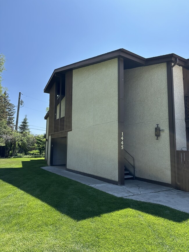 property at 1445 Vega Cir