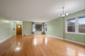 5840 N Kimball Ave in Chicago, IL - Building Photo - Building Photo