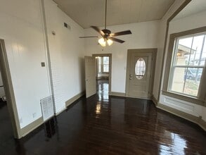 1407 Salinas Ave in Laredo, TX - Building Photo - Building Photo