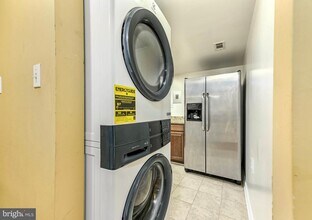 1403 Northgate Square in Reston, VA - Building Photo - Building Photo