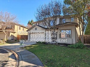 313 Dorinda Ct in Lincoln, CA - Building Photo - Building Photo
