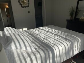 7249 N Lakeside Ct in Peoria, IL - Building Photo - Building Photo