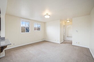 537 Central Ave in Alameda, CA - Building Photo - Building Photo