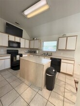 2230 Laurel Oaks Dr in Houston, TX - Foto de edificio - Building Photo