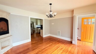 1235 Broadway in Alameda, CA - Building Photo - Building Photo