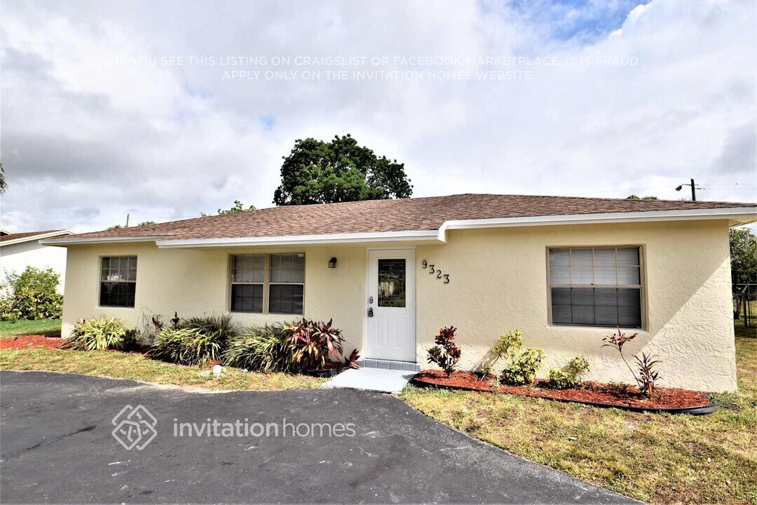 9323 Southampton Pl in Boca Raton, FL - Building Photo