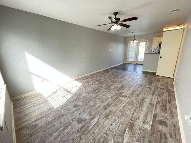 1607 Dugger Cir-Unit -Unit A in Killeen, TX - Building Photo - Building Photo