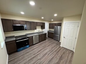 2950 Hamburg St, Unit 4 in Schenectady, NY - Building Photo - Building Photo