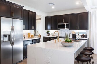 3115 Bobwhite Ct in West Sacramento, CA - Building Photo - Building Photo