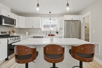 Rockwell Landing Townhomes in Hartford, CT - Building Photo - Building Photo