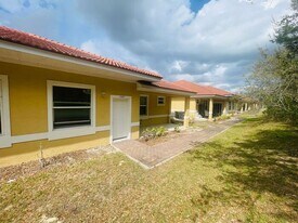 1601 Cumin Dr in Poinciana, FL - Building Photo