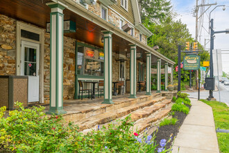 Sadsbury Square in Parkesburg, PA - Foto de edificio - Building Photo