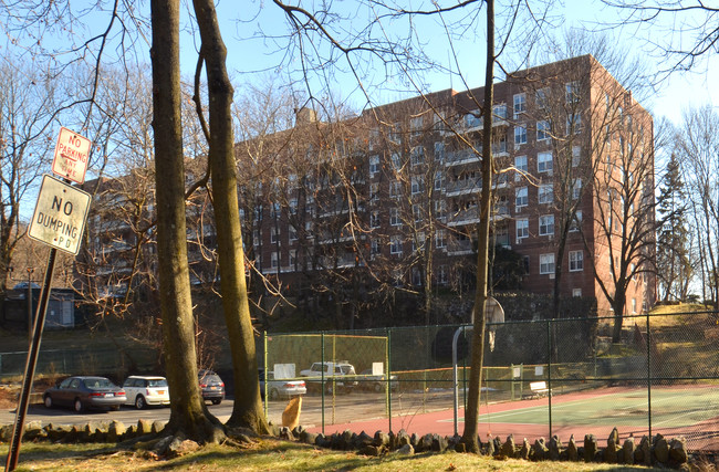 Castle Heights Cooperative in Tarrytown, NY - Foto de edificio - Building Photo