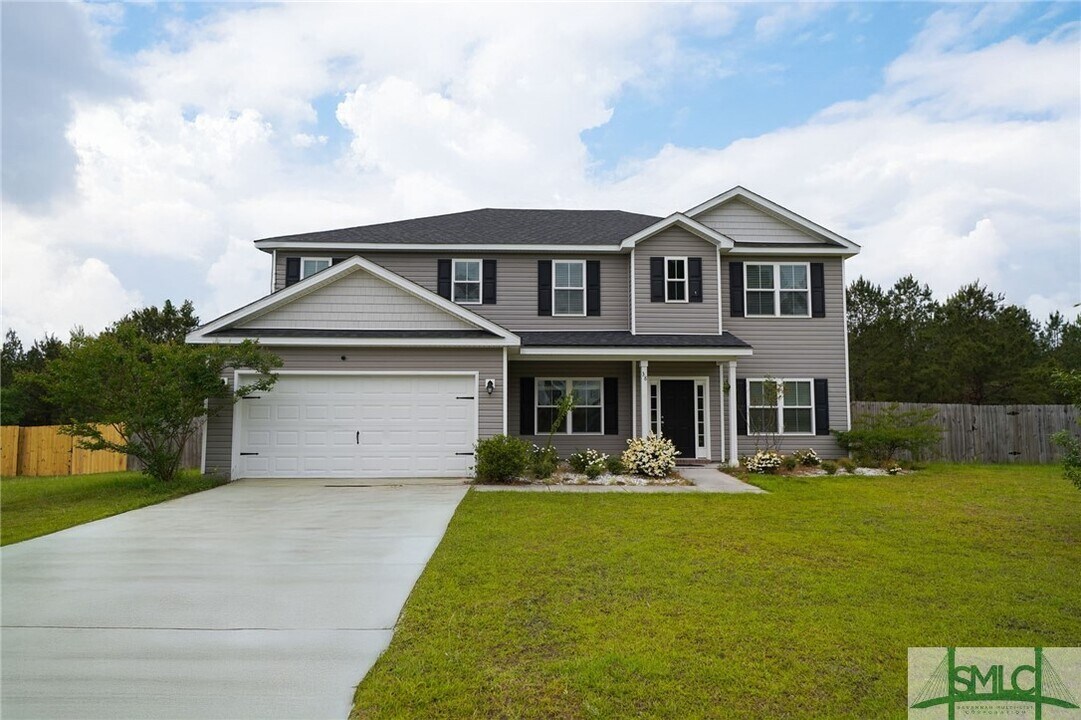 38 Saddlebrush Rd in Ellabell, GA - Building Photo