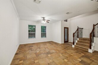 23 Avenswood Pl in Spring, TX - Foto de edificio - Building Photo