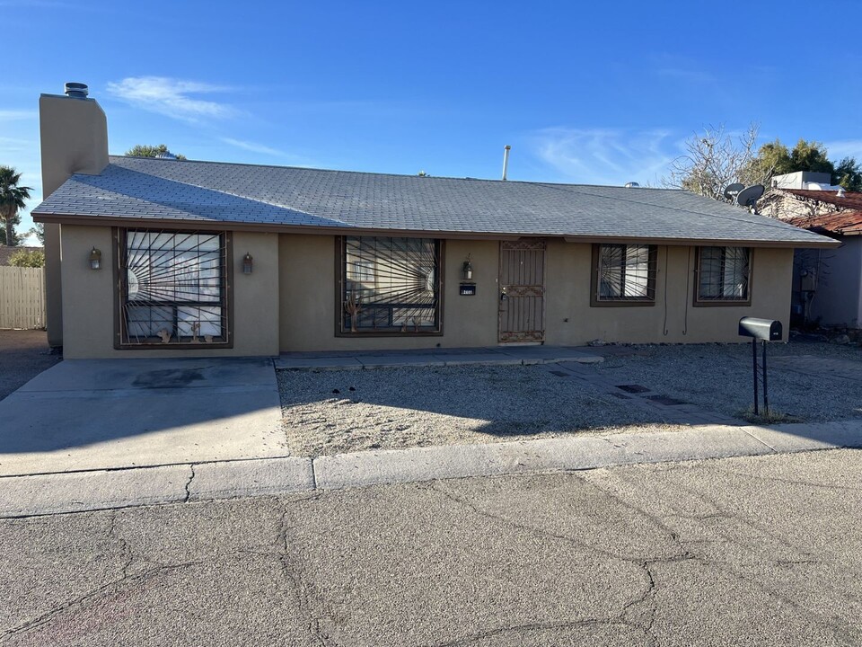 2601 W Vereda De La Tierra in Tucson, AZ - Building Photo