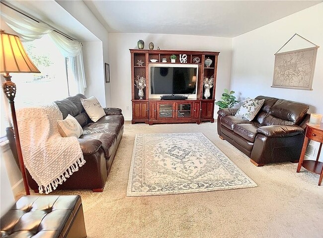 60 Willow St in South Windsor, CT - Building Photo - Building Photo