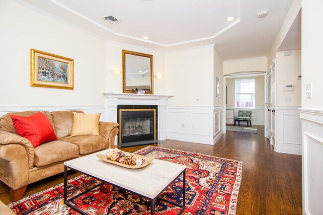 15 Harvard St, Unit 3 in Boston, MA - Foto de edificio - Building Photo