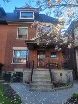 264 St Clarens Ave in Toronto, ON - Building Photo