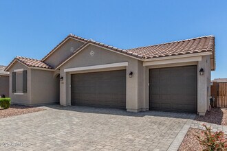 17973 W Ashley Dr in Goodyear, AZ - Building Photo - Building Photo