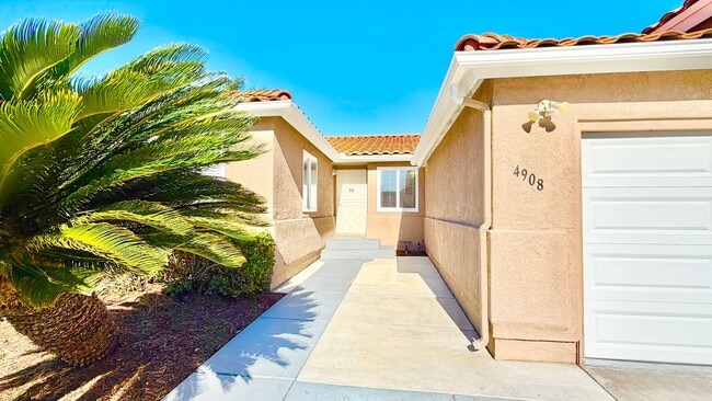 4908 Lake Park Ct in Fallbrook, CA - Building Photo - Building Photo