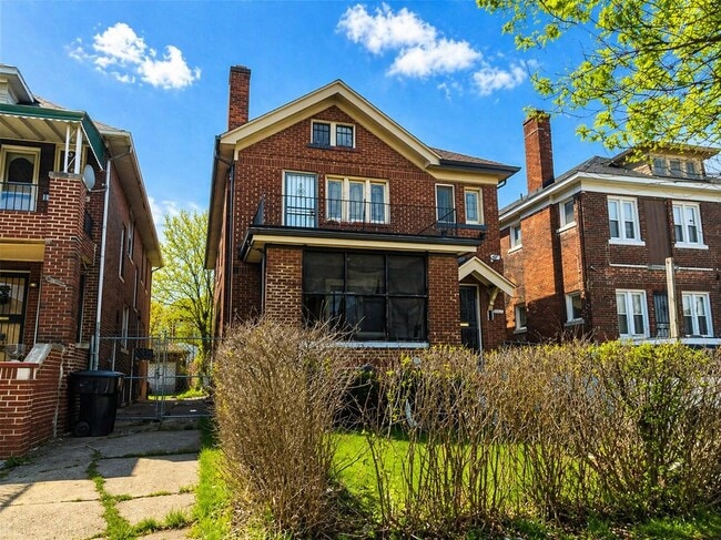 property at 3025 Tuxedo St