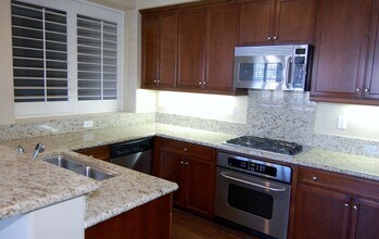 73 Via Cartaya in San Clemente, CA - Building Photo - Building Photo