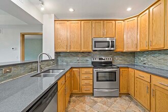660 N 2nd St, Unit 304 in Minneapolis, MN - Foto de edificio - Building Photo