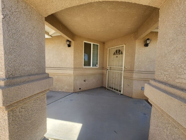 6754 Pine Spring Ave in Twentynine Palms, CA - Building Photo - Building Photo