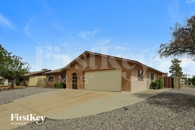4702 W Paradise Ln in Glendale, AZ - Building Photo - Building Photo