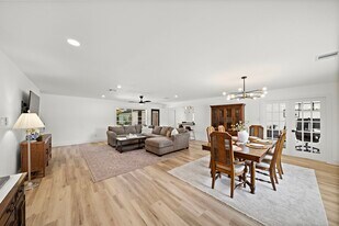 4903 Candleglow Dr in Houston, TX - Building Photo