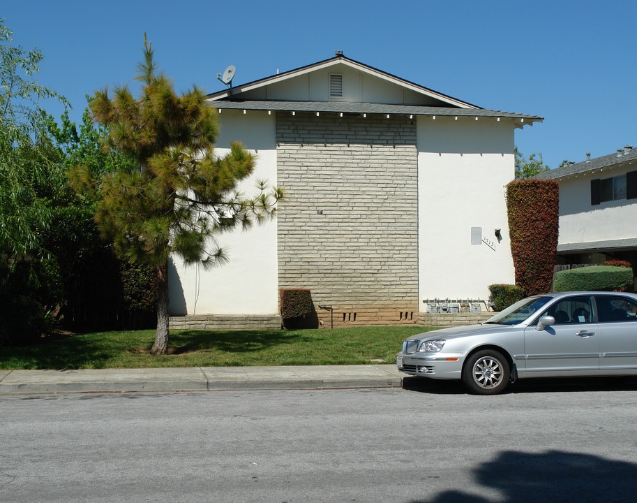 1713 Noranda Dr in Sunnyvale, CA - Foto de edificio