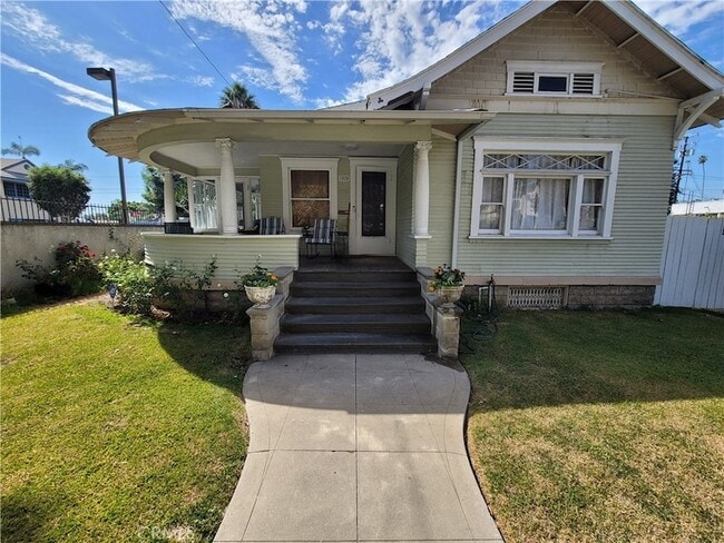 property at 1820 N Bush St