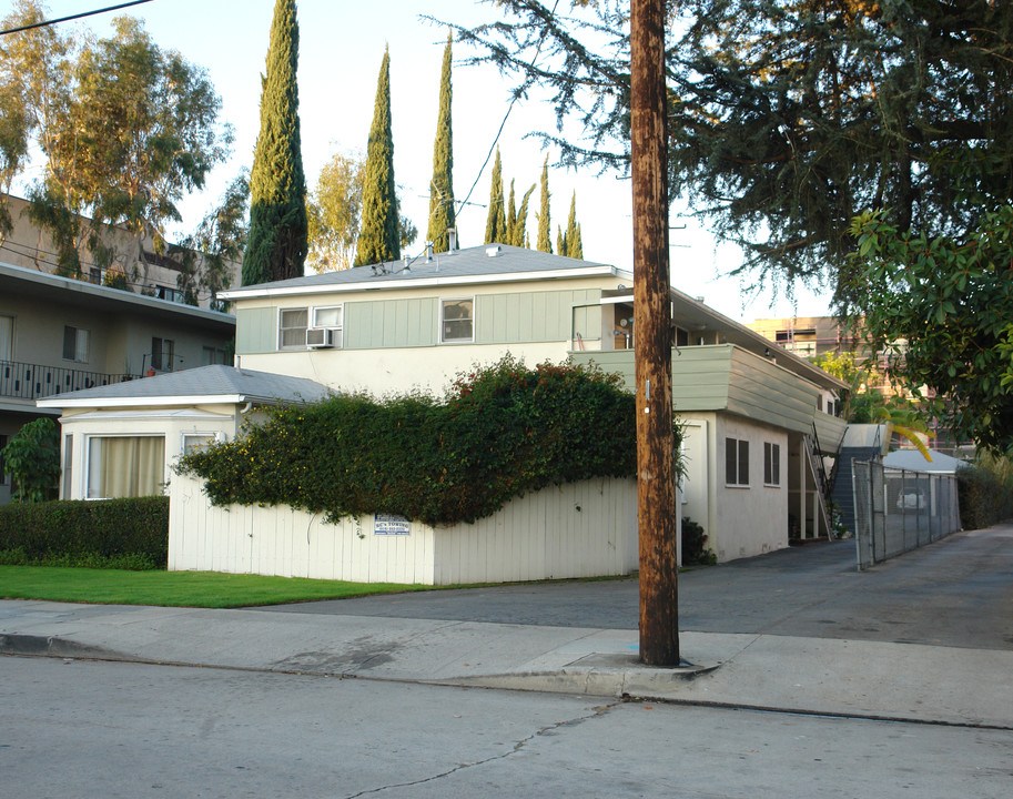 5021 Klump Ave in North Hollywood, CA - Building Photo