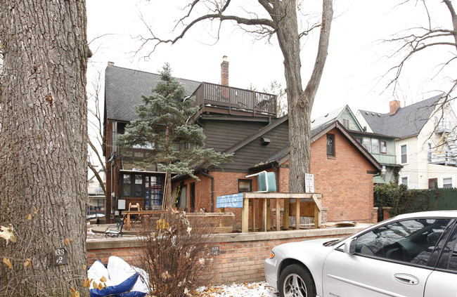 833 E University Ave in Ann Arbor, MI - Foto de edificio - Building Photo