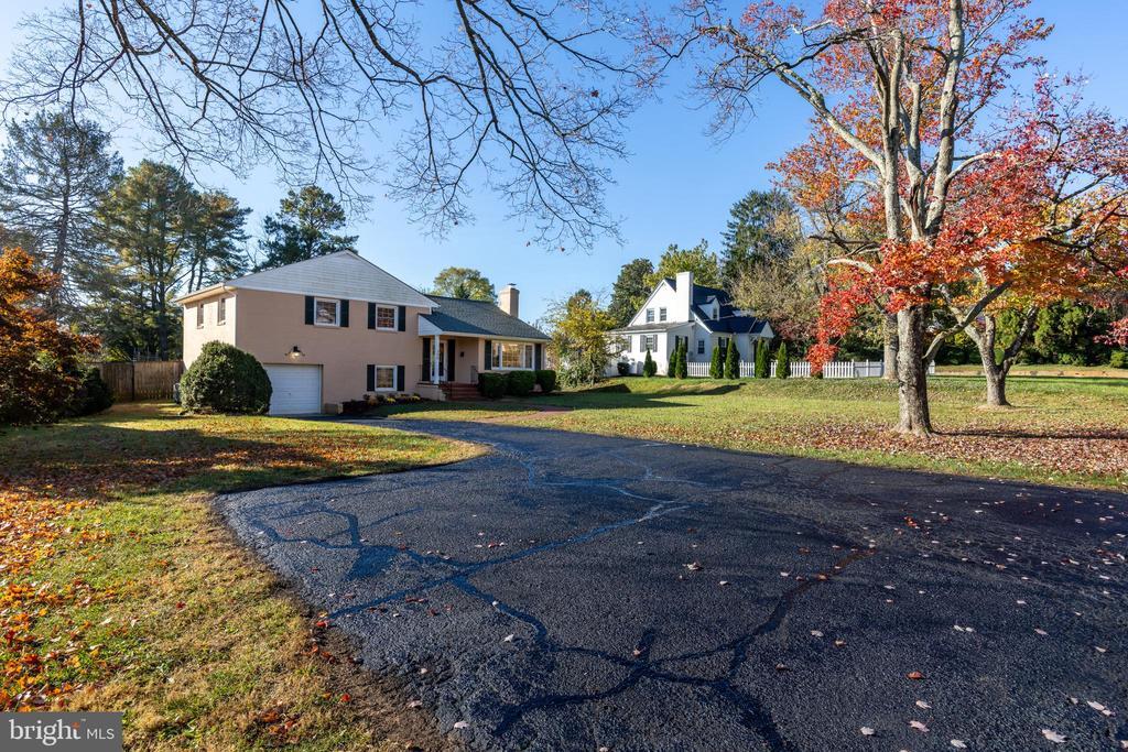 396 E Main St in Orange, VA - Foto de edificio