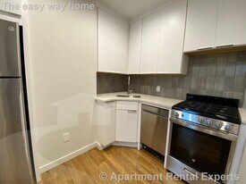 2 Belvidere Pl in Cambridge, MA - Building Photo